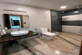 FabHotel Delluna - 8