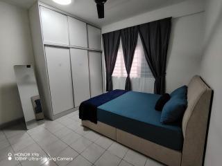 Sadiyra Homestay next to Alamanda Mall, Netflix & Wifi - 7