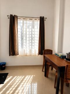 Tinhenric's Modern One Room Stay - 1