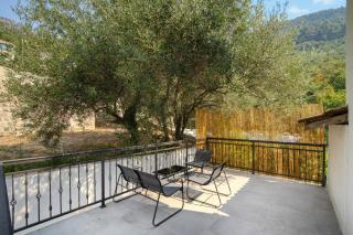 PoolSide Residence - 1