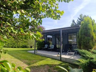 TINY HOUSE mezi sklepy - 0