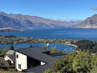 1Queenstown - Stunning Lake and Mountain Views - 6