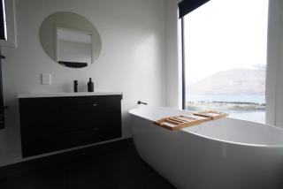 1Queenstown - Stunning Lake and Mountain Views - 3