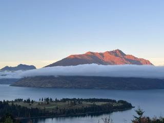 1Queenstown - Stunning Lake and Mountain Views - 1