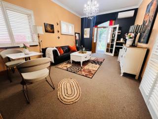 Vineyard Charm House - McLaren Vale Retreat - 7