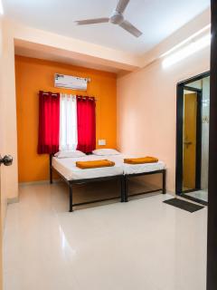 Shri Radha Govind Bhakt Niwas and Hotel - 0