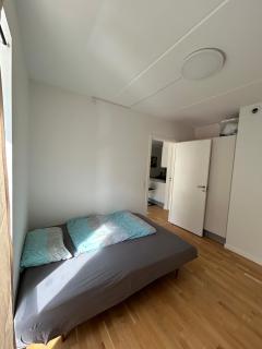 3 separate bedrooms 103 m2 Free Parking - 2