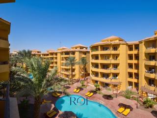 Pool View 2 Bedroom Apartment in El Kawther - 6