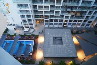 Chic Luxury 2BR - Elegant Jade Retreat in Masdar City - 5