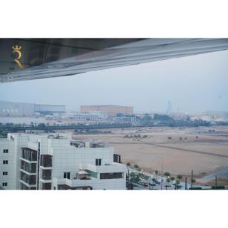 Chic Luxury 2BR - Elegant Jade Retreat in Masdar City - 3
