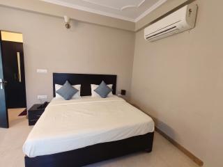 FabHotels Crestwood - 7