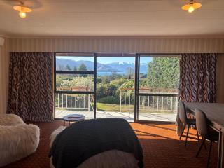 80's batch with lake views - 0
