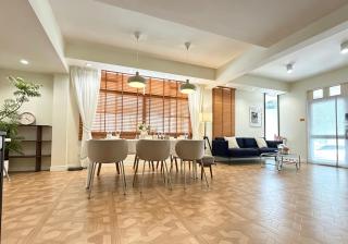 Private Pool Villas Sukhumvit 26 Near BTS Phrom Phong and EmSphere - 6