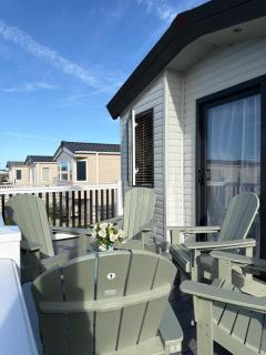 Big Deck Energy 3Bed Coastal Holiday Home - 3