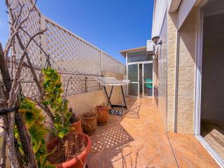Spacious 2BR Near To CFC, Fast WiFi, Free Parking & Terrace - 3