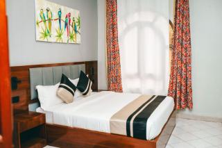 Grand Chalet Inn - 4