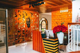 Grand Chalet Inn - 8