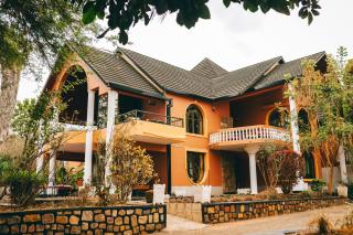 Grand Chalet Inn - 1