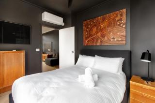 Modern Nomads Melbourne Central 1BR with Iconic State Library View - 6
