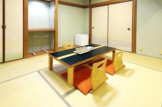Leo Plaza Hotel - 4
