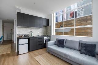 Modern Nomads Studio with Iconic Library View in Melbourne CBD - 5