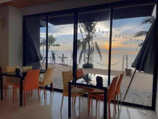 Golden Dragon Beach Resort Pattaya (Bang Lamung) - 2
