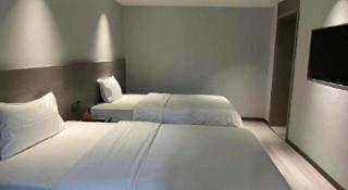 7 Days Inn Guiyang Qianlingshan Park Beijing Road Metro Station - 4