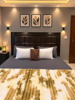 Executive 2-Bed Apartment, Netflix, WiFi, AC, E-11 Islamabad - 4