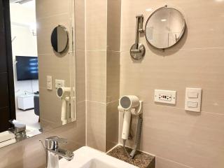 Cozy Layover Unit C2-2H 81 Newport Boulevard Condominium Short Walk to NAIA Terminal 3 - 4