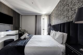 Modern Nomads Classic Styled King Studio with Indoor Pool - Melbourne - 9
