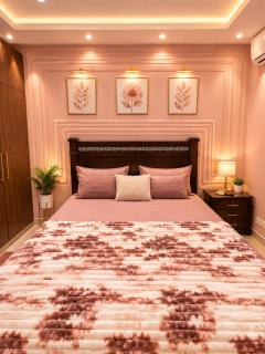 Home Away from Home, 2-Bed Apartment, Netflix, AC, WiFi In E-11 Islamabad - 6