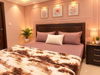 Home Away from Home, 2-Bed Apartment, Netflix, AC, WiFi In E-11 Islamabad - 5