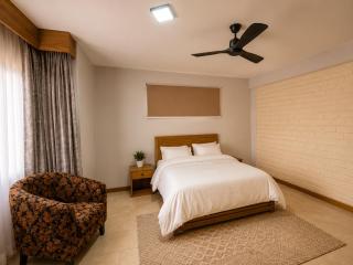 Mwalosun Luxury Vintage Apartments - 6