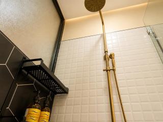 Mwalosun Luxury Vintage Apartments - 2