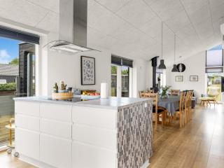 Holiday Home Djuna - 475m from the sea by Interhome - 4