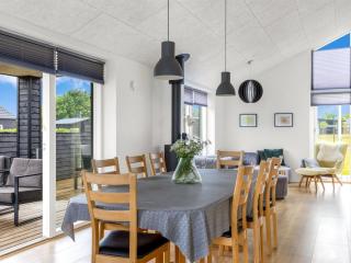 Holiday Home Djuna - 475m from the sea by Interhome - 3
