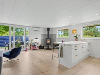 Holiday Home Trineke - 400m from the sea by Interhome - 8