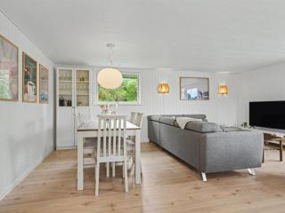Holiday Home Trineke - 400m from the sea by Interhome - 9