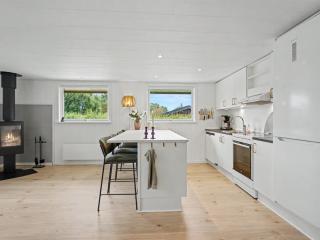 Holiday Home Trineke - 400m from the sea by Interhome - 1