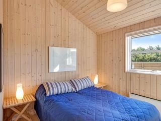 Holiday Home Isbiorn - 800m from the sea by Interhome - 1
