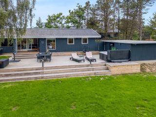 Holiday Home Dirtje - 850m from the sea by Interhome - 0