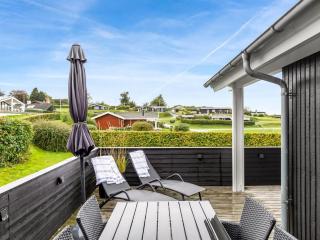Holiday Home Elen - 300m from the sea by Interhome - 2