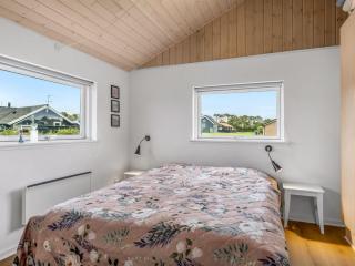 Holiday Home Clarice - 250m to the fjord by Interhome - 1
