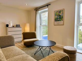 2BR Apartment with City Views & Parking - 2