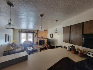 Cozy Retreat with Scenic Views- Prestige Vacations - 1