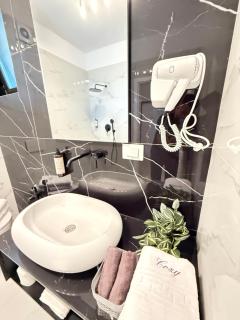 COZY Boutique ApartHotel - Private Suites and Studios - 9