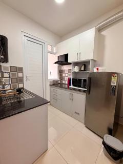 The Hideout 2BR Apt Amoret Homes - 5