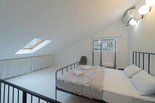 Cozy 1BR Apt In Heart of Old Tbilisi - By Wehost - Tbilisi - 3