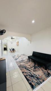 LILY HOMESTAY PUTATAN - 5