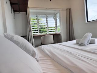Leafy New Farm retreat 2 - 5